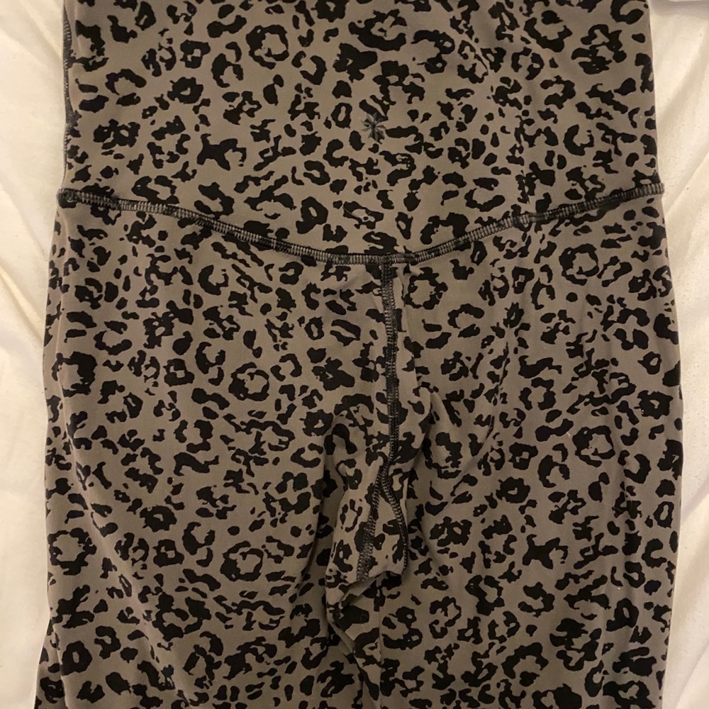 Leopard print army green leggings